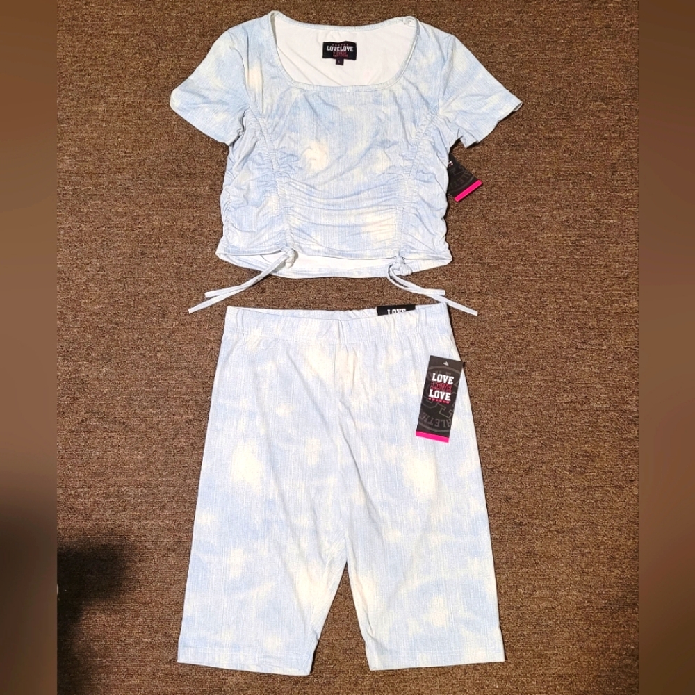 Rainbows Light Blue Tie-Dye Tee-shirt/ Bermuda Short Set Size Large NWT